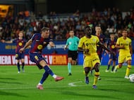 Soccer Football - LaLiga - FC Barcelona v Getafe - Johan Cruyff Stadium, Barcelona, Spain - September 21, 2025 FC Barcelona's Robert Lewandowski shoots at goal REUTERS/Albert Gea
