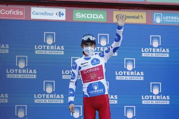 Guillaume Martín con el maillot de la montaña 