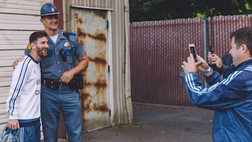 Todos quieren una foto con Lionel Messi ¡Incluso un policía!