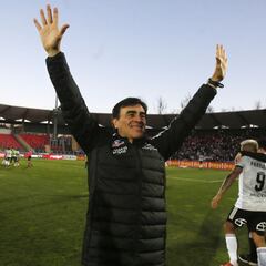 La ruta de Quinteros para reinventar a Colo Colo: del caos a conseguir un trofeo