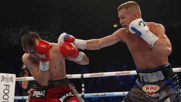 Terry Flanagan lanza un golpe a Petr Petrov. 