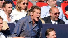 David Hasselhoff vivió con toda la intensidad posible el partido que enfrentó en Londres a Miami y Jets.