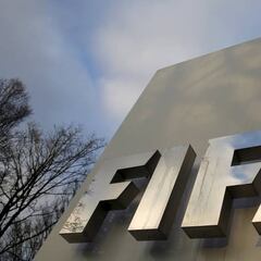 FIFA ratifica sanción al Madrid
y al Atleti, no podrán fichar un año