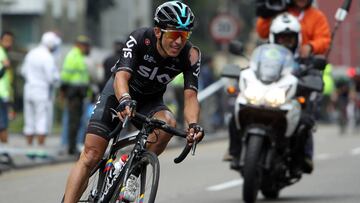 BOG26 BOGOT&Aacute; (COLOMBIA), 26/02/2017.- El ciclista colombiano Sergio Luis Henao, del equipo brit&aacute;nico Sky, en acci&oacute;n antes de ganar la medalla de oro en el Campeonato Nacional de Ruta hoy, domingo 26 de Febrero de 2017, en Bogot&aacute; (Colombia). Henao gan&oacute; la medalla de oro al cruzar en solitario la meta con un tiempo de 5 horas, 50 minutos y 10 segundos. EFE/MAURICIO DUE&Ntilde;AS CASTA&Ntilde;EDA