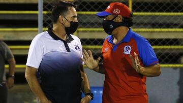 El t&eacute;cnico de Olimpia asegur&oacute; que le gustar&iacute;a dirigir a una selecci&oacute;n nacional y se postul&oacute; para la H, una vez que concluya el paso de Fabi&aacute;n Coito por la selecci&oacute;n centroamericana.