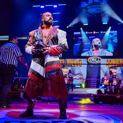 Andrade ‘El Ídolo’ regresa a la Arena México con triunfo