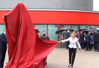 ¿Qué tal quedó? La estatua de Aragonés que genera reacciones