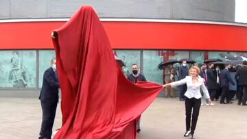 ¿Qué tal quedó? La estatua de Aragonés que genera reacciones