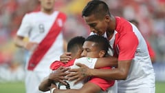 Perú vence con polémica