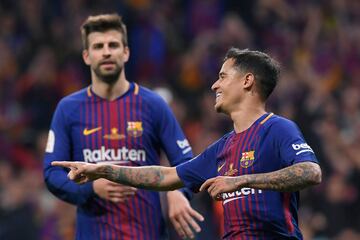 0-5. Coutinho celebró el quinto gol transformado de penalti.