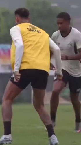 El caño de Neymar con zurda que tiene más de 2M de reproducciones