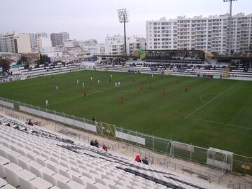 Está situado en la ciudad portuguesa de Faro. Abrió sus puertas en mayo de 1923. Es propiedad del equipo de fútbol Sporting Clube Farense. 