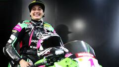 Ana Carrasco en la presentaci&oacute;n del equipo Kawasaki Provec