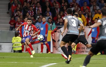 GrieGriezmann anotó el primer gol a pase de Correa en el Wanda Metropolitano.