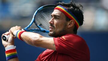 Fabio Fognini devuelve una bola durante su partido ante Andrey Rublev en el National Bank Open, el Masters 1.000 de Canad&aacute;, en el Aviva Centre de Toronto, Ontario, Canada.