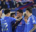 La U revive, golea y es líder en la Copa Libertadores