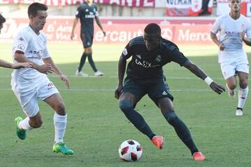 Vinicius durante un partido entre el Castilla y la Cultural Leonesa.