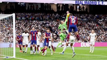 Saque de esquina de Raphinha, no mide bien Lunin, que se come el centro del brasileño, con Christensen apareciendo con la testa en el segundo palo, mandándola a guardar de manera tempranera.