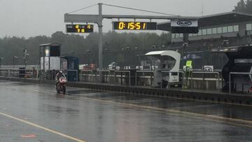 Así de lluvioso ha amanecido Brno en el día de las carreras.