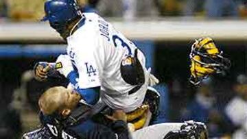 <b>POTENCIA.</B> El béisbol es cada vez un deporte más agresivo.