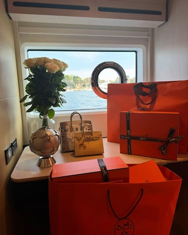 Cristiano tendrá un trofeo más en su extensa britina tras recibir de manos de Aleksander Ceferin, presidente de la UEFA, el trofeo que le reconoce como el mejor goleador de la Champions League. El evento se celebró en Mónaco y la pareja no dudo de disfrutar los días durante su estancia. "Feliz por estar junto a él en este día tan especial. Te mereces lo mejor del mundo mi amor. Te amamos", comentó la empresario en sus redes sociales.