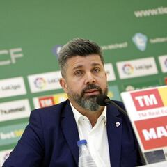 Bragarnik repite el plan para cerrar el casting al banquillo del Elche