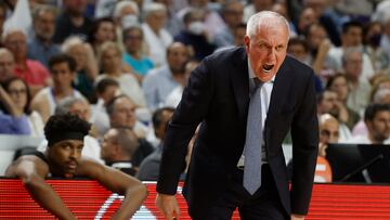 El entrenador del Partizan, Zeljko Obradovic, durante el primer partido de los play off de la Euroliga ante el Real Madrid que se disputa este martes en el Wizink Center.