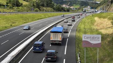 Viajar en coche y moto en la nueva normalidad: mascarillas, número de personas...