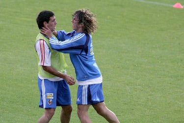 El incidente se produjo el 10 de octubre de 2005 cuando Puyol realizó una entrada a Vicente en la banda izquierda durante el entrenamiento de la selección española, que buscaba clasificarse para el Mundial del siguiente año. Le dio un codazo y Vicente se levantó del suelo, empujó a Puyol, le recriminó dicha entrada y se enzarzaron en una pelea. El entrenador Luis Aragonés y otros jugadores les tuvieron que separar. 