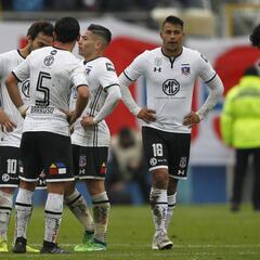 Valdés y Fierro reaparecen en la citación de Tapia para la Copa