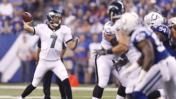 INDIANAPOLIS, IN - AUGUST 27: Sam Bradford #7 of the Philadelphia Eagles passes against the Indianapolis Colts in the second quarter of an preseason NFL game at Lucas Oil Stadium on August 27, 2016 in Indianapolis, Indiana.   Joe Robbins/Getty Images/AFP
 == FOR NEWSPAPERS, INTERNET, TELCOS &amp; TELEVISION USE ONLY ==