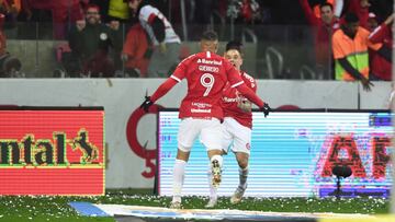 &iexcl;Puro killer! Gran cabezazo de Paolo Guerrero en la Copa