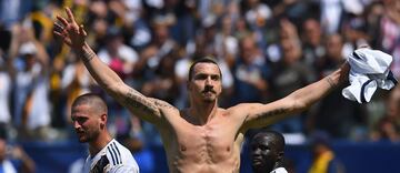 Zlatan es uno de los delanteros más temperamentales del fútbol. El sueco siempre se ha destacado por su actitud un poco arrogante. Cuando se fue de la MLS dijo: "Querían Zlatan y les di Zlatan, Vine, vi y vencí. Gracias a Los Angeles Galaxy por hacerme sentir vivo otra vez. La historia continúa, ahora vuelvan a ver béisbol", afirmó