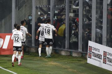 Estas fueron las imágenes más llamativas que dejó la vuelta de los fanáticos de Colo Colo a Pedrero. El Doctor Ugarte, Miiko Albornoz y hasta un bebé llegaron al recinto.