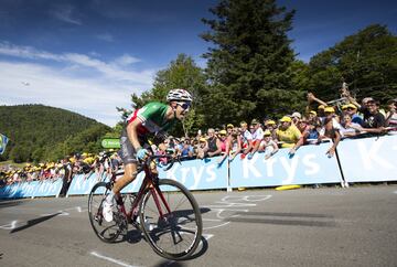 Fabio Aru se exhibe en las rampas de La Planche de Belles Filles.