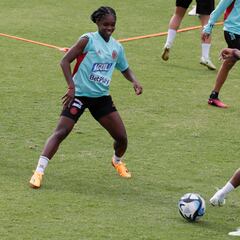 Ireland abandon pre-World Cup game against Linda Caicedo’s Colombia after rough play