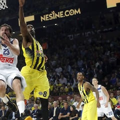 1x1 del Madrid: un Llull titánico y los triples de Carroll no bastaron