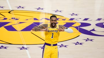 Los Angeles (United States), 29/04/2023.- Los Angeles Lakers guard D'Angelo Russell reacts during the second half of game 6 of the NBA Western Conference first round playoff series between the Memphis Grizzlies and the Los Angeles Lakers at Crypto.com Arena in Los Angeles, California, USA, 28 April 2023. (Baloncesto, Estados Unidos) EFE/EPA/CAROLINE BREHMAN SHUTTERSTOCK OUT
