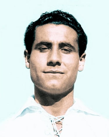 Disputó cuatro temporadas con el Real Madrid entre 1948 y 1953, salvo la temporada 1951-52 que jugó con el Celta, junto con las siguientes seis temporadas desde 1953 hasta 1959.