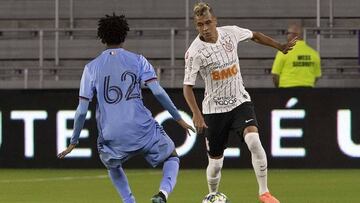 Cantillo, elogiado tras primeros juegos con Corinthians