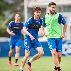 Raúl Navas, otro central para cortar la sangría