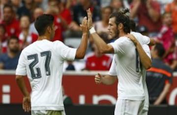 Gareth Bale celebrando su gol con Marco Asensio.