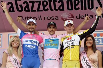 Giro de Italia de 2008. Alberto Contador junto a Riccardo Ricco y Marzio Bruseghin.