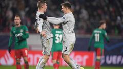 Sven Bender celebra su gol con el Leverkusen.