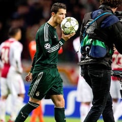 "Por favor, señor Eriksson, ¿puedo quedarme la pelota?"