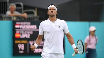 Feliciano L&oacute;pez avanza en el torneo de Queens.