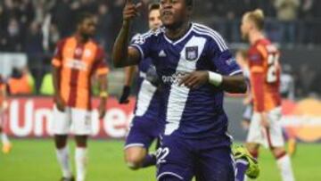 Mbemba no jugó ayer con el Anderlecht por orden del club