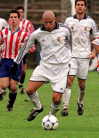 Pasó por el Real Madrid entre 1999 y 2002. Canterano del club, Aranda tuvo dificultades para encontrar espacio en el primer equipo. Fue cedido en varias ocasiones y acabó desarrollando su carrera en otros clubes de LaLiga. Su formación en el Madrid le dio una base técnica sólida, aunque no pudo brillar en el Bernabéu.