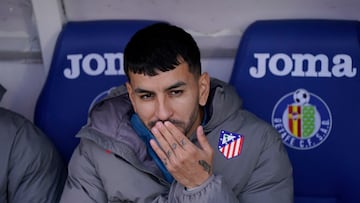 Soccer Football - LaLiga - Getafe v Atletico Madrid - Estadio Coliseum, Getafe, Spain - March 9, 2025 Atletico Madrid's Angel Correa on the substitutes bench before the match REUTERS/Ana Beltran