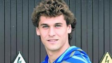 <b>A MÁS. </b>Fernando LLorente va adquiriendo el tono físico que necesita para rendir a tope en la delantera rojiblanca.